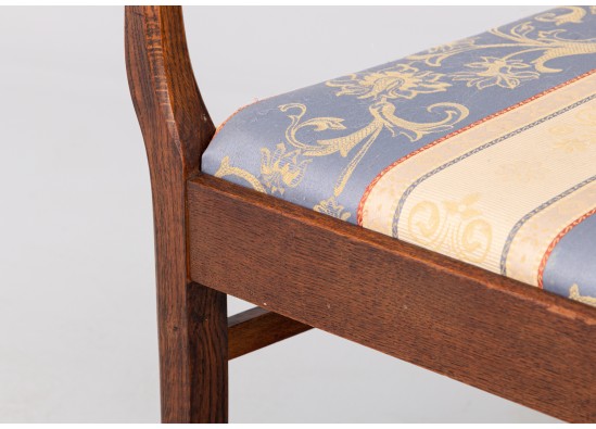 Diningroom furniture