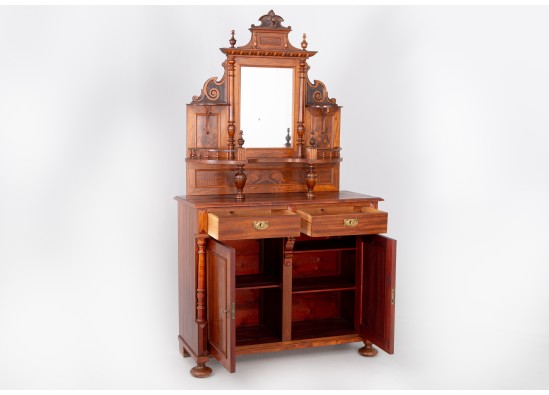 Commode with mirror