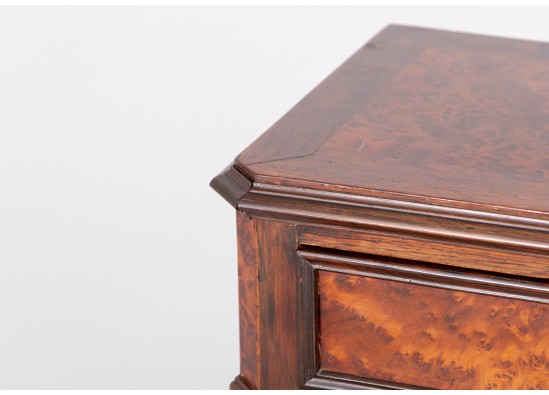 Secretaire