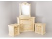 Commode with mirror