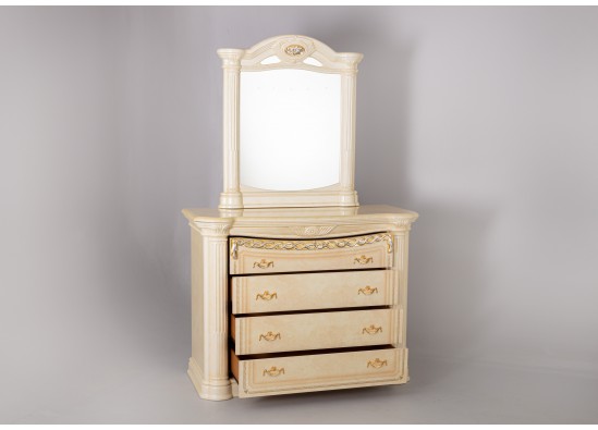 Commode with mirror