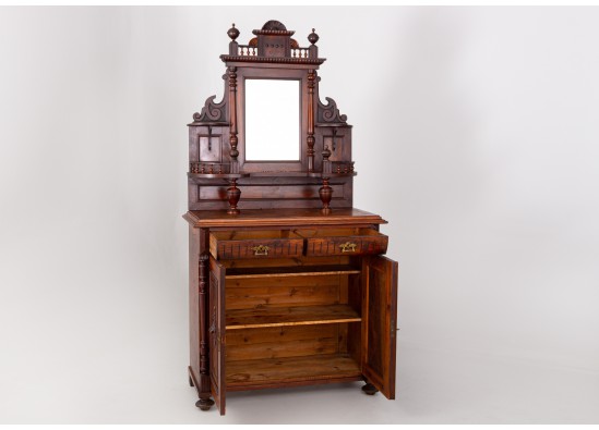 Commode with mirror