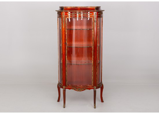 Dish cabinet