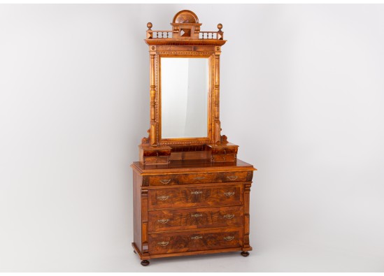 Commode with mirror