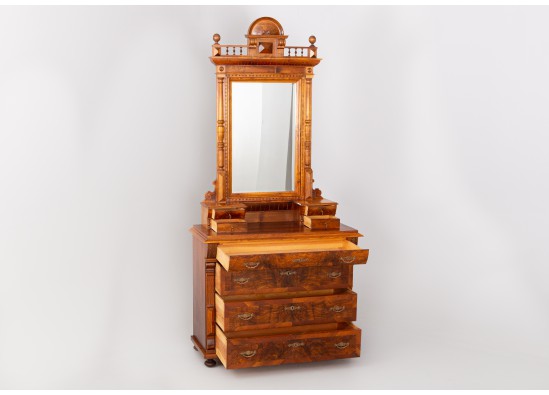 Commode with mirror