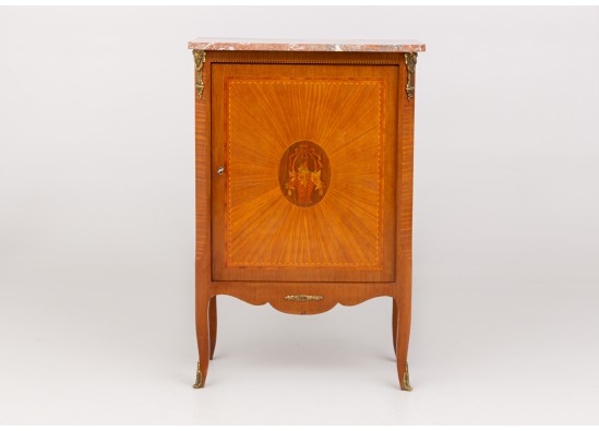 Dish cabinet