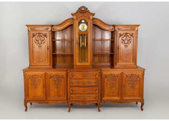 Dish cabinet