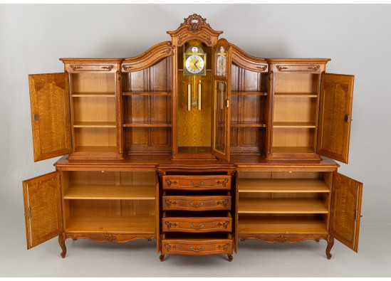 Dish cabinet