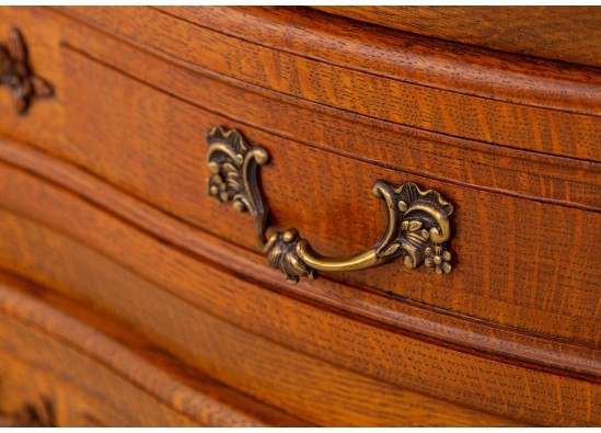 Dish cabinet