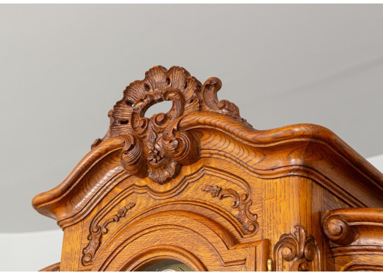 Dish cabinet