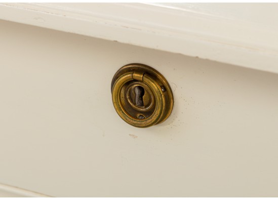 Commode with mirror