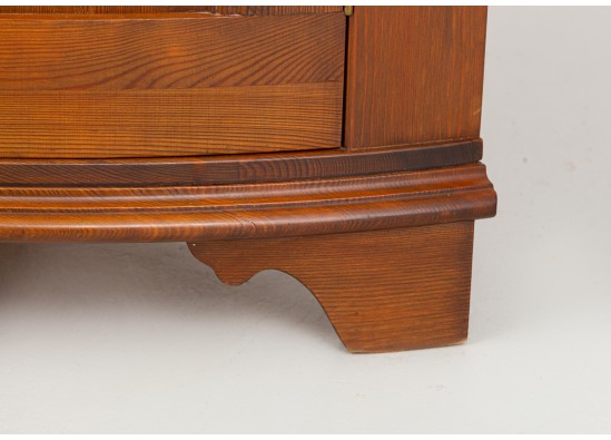 Corner dish cabinet