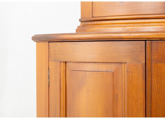 Corner dish cabinet