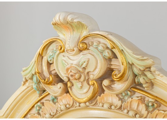 Dish cabinet