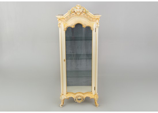 Dish cabinet