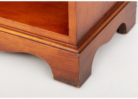 Commodes