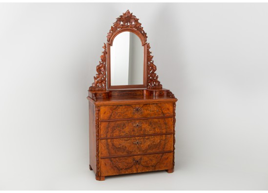 Commode with mirror