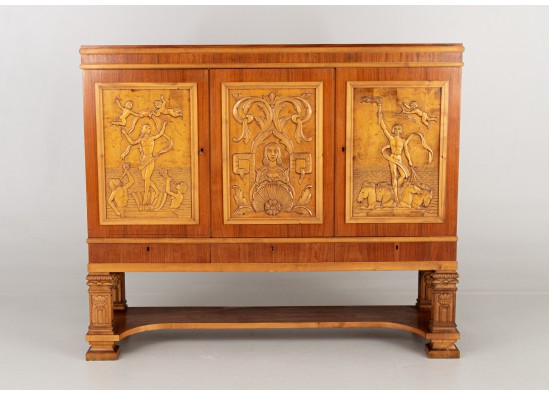 Dish cabinet