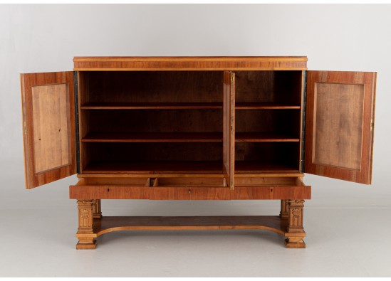 Dish cabinet