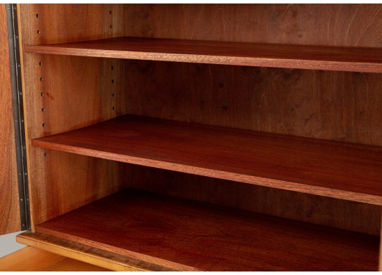 Dish cabinet