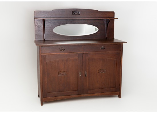 Commode with mirror