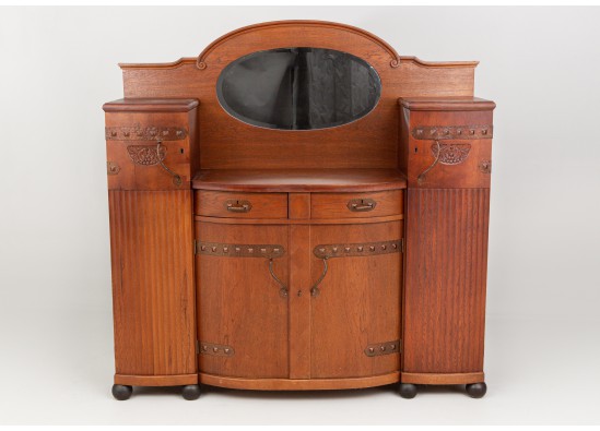 Dish cabinet