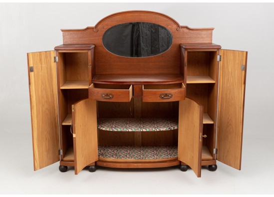 Dish cabinet