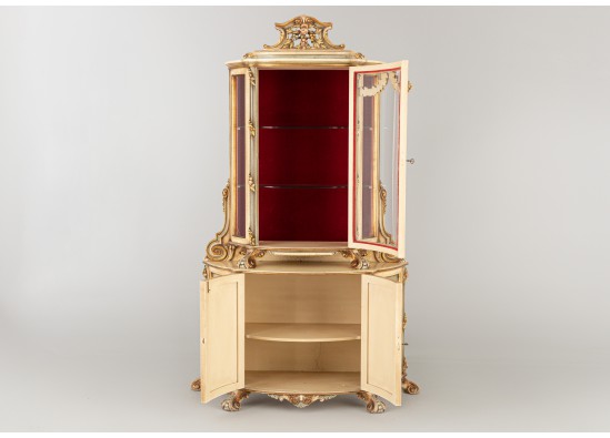 Dish cabinet