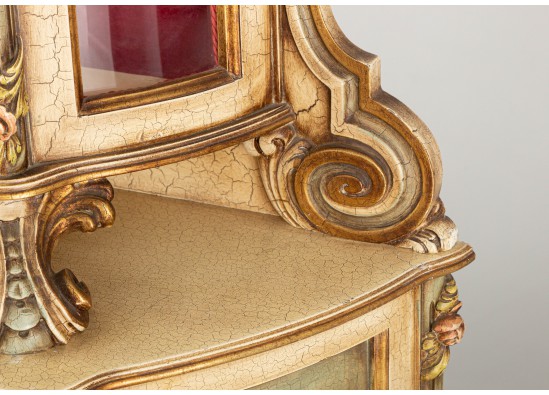 Dish cabinet