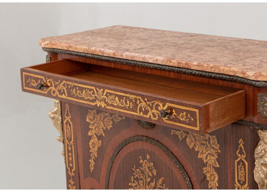 Commode
