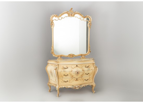 Commode with mirror