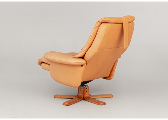 Armchair with pouf