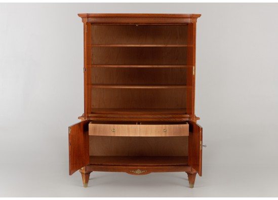 Dish cabinet