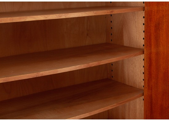 Dish cabinet