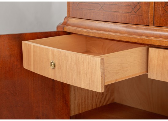 Dish cabinet