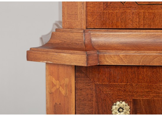 Dish cabinet
