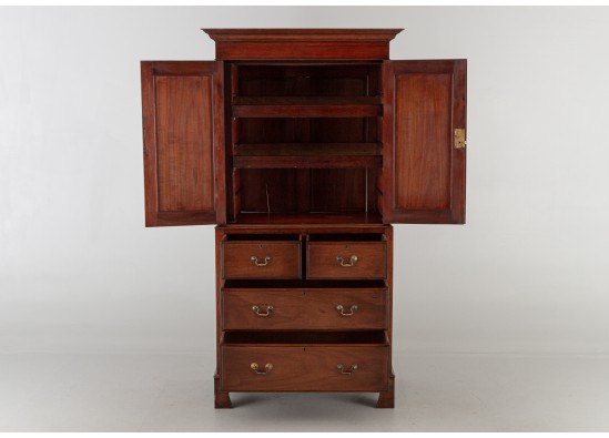 Dish cabinet