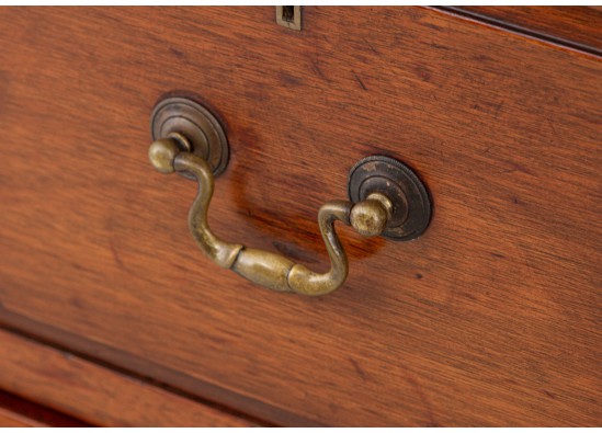 Dish cabinet