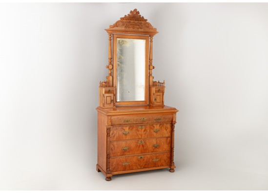 Commode with mirror