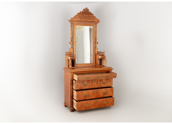 Commode with mirror