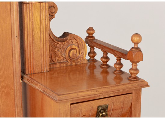 Commode with mirror