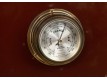 Interjero detalė (laikrodis ir barometras) 