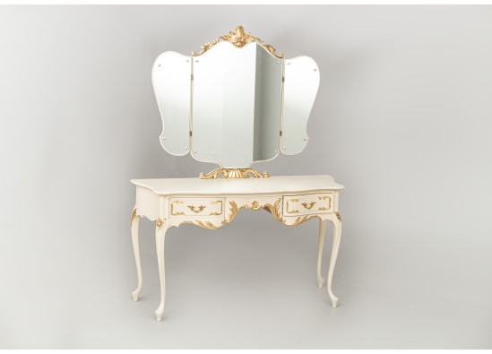 Dressing table