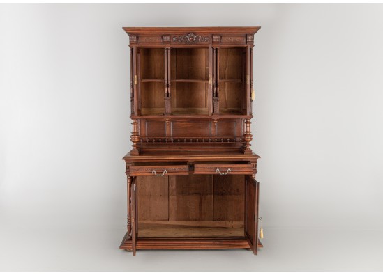 Dish cabinet