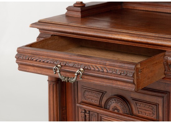 Dish cabinet