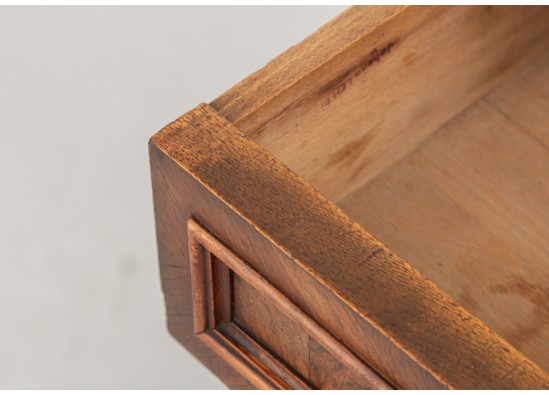 Commodes