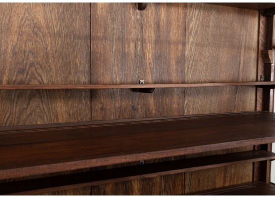 Dish cabinet