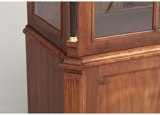 Dish cabinet