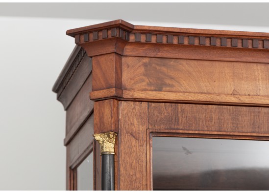 Dish cabinet