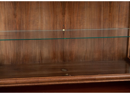 Dish cabinet